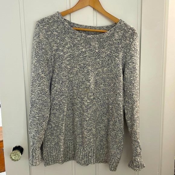 LL Bean Womens Ragg sweater. Size M. Small stain on front as seen in photo. - Picture 2 of 5